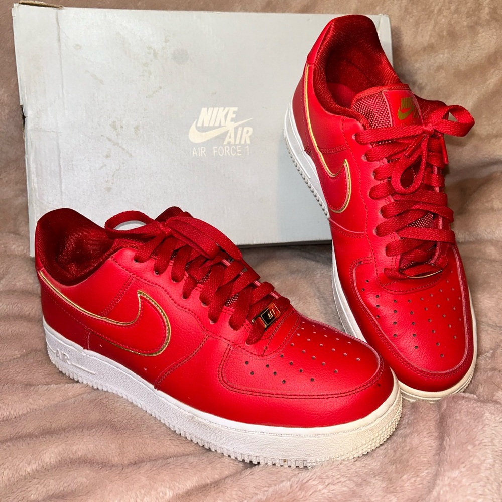 Air Force 1s red